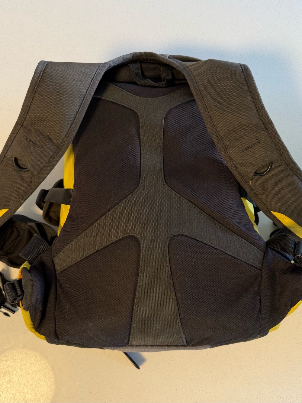 Crumpler Yellow & Gray Backpack - Picture 3 of 7